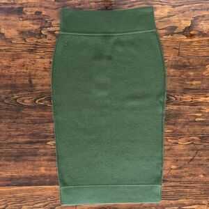 Kit & Ace Dreamy Merino Sweater Knit Skirt - Olive - NWT - Size M - Slim Fit